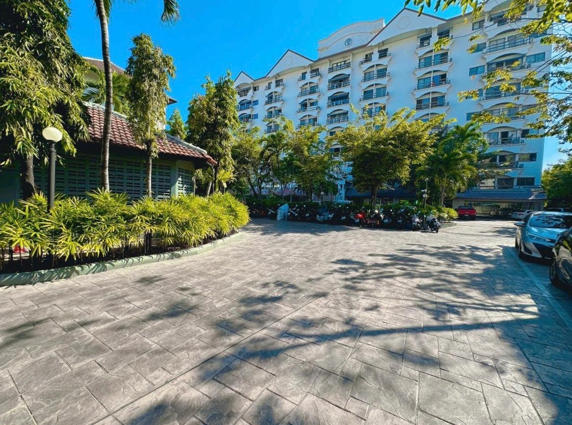 Studio Apartment Diana Estate Condominium Патая Екстериор снимка