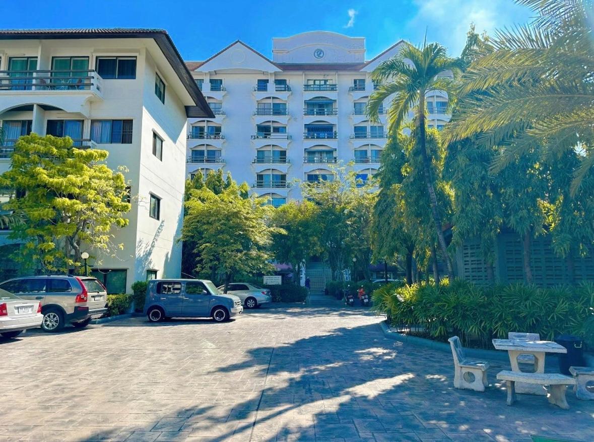 Studio Apartment Diana Estate Condominium Патая Екстериор снимка